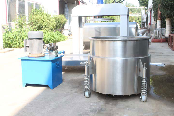 Cassava dewatering machine