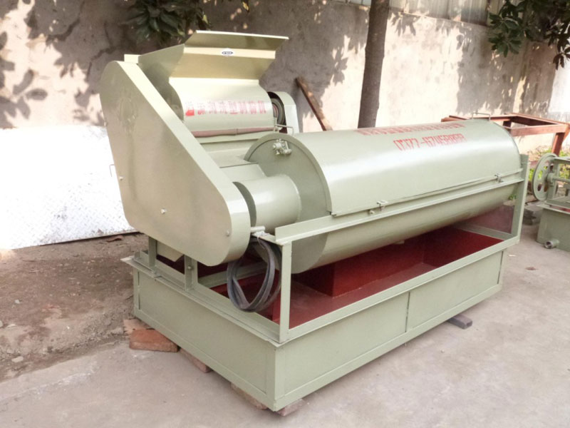 Overflow panning type sweet potato starch extraction machine